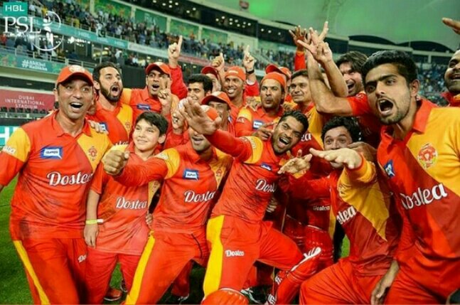 OnlyMechanical's tweet photo. #PhirSeTayyarHain #PSLV #HBLPSL #PSLFinal #KarachiKings #Lahoreqalandars #DamadamMast #YehHaiKarachi
Babar Azam &amp; Sharjeel have all ready tasted the taste of the 1st PSL final now they both are again in the same team. Imad &amp; Hales also won the @T20Blast2020 &amp; both are in KK too🏆 https://t.co/Bj4smw1tFQ