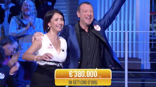 topsyhailse's tweet photo. È successo durante una trasmissione in diretta https://t.co/fItEVArjtM https://t.co/y6zuVNv6uc