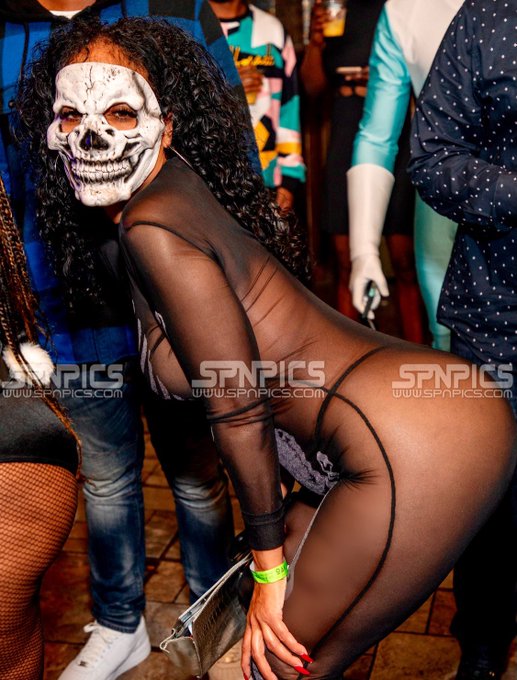 Someone sent me these from Halloween 🔥☠️🏴&zwj;☠️ https://t.co/n0kiU2IAlO