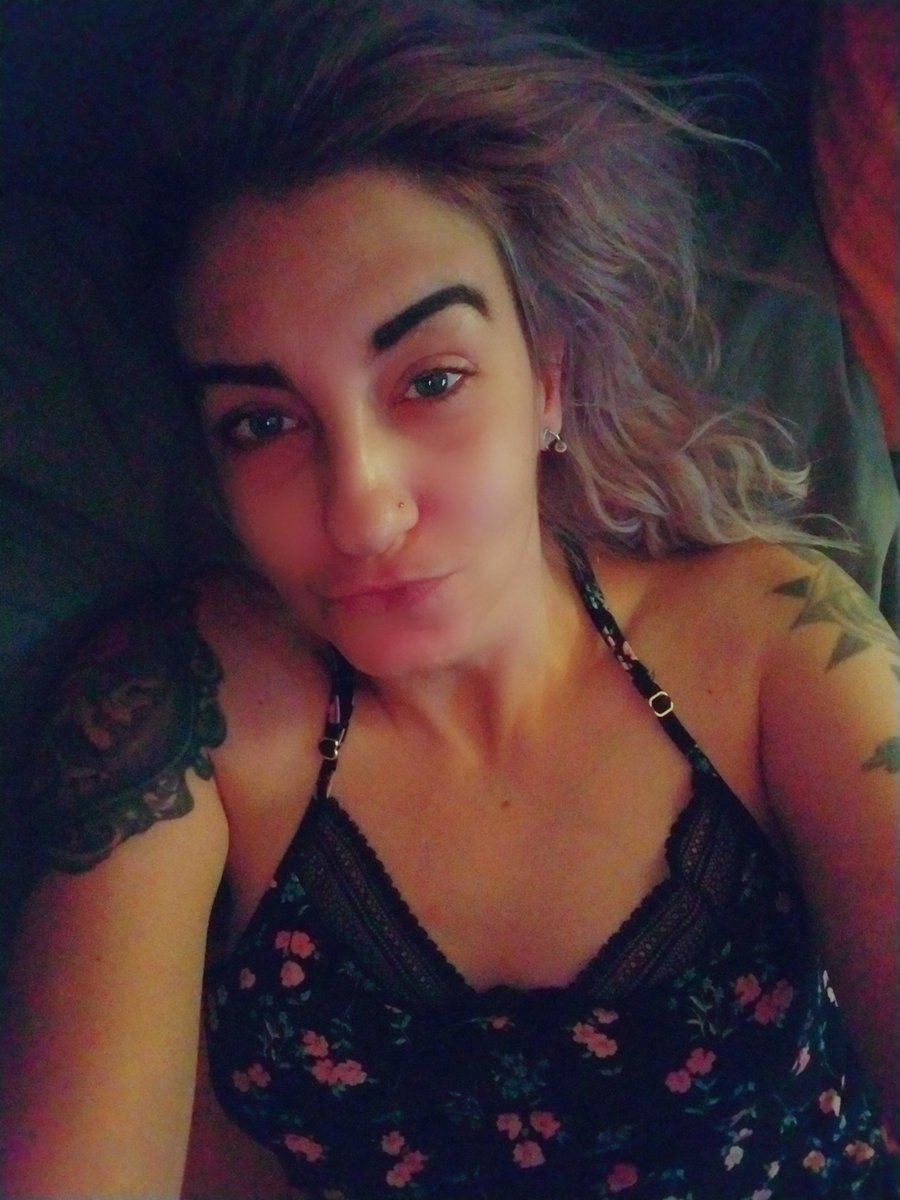 _LucieBee's tweet photo. Good morning #Stonerfam #cannafam #staylit #followme #tuesdayvibe #smokeweed #CannabisCommunity #follow4follow #Mmemberville #GDC friends! I hope you all have a great day! #wakeupnomakeup https://t.co/M3be3OaLq8