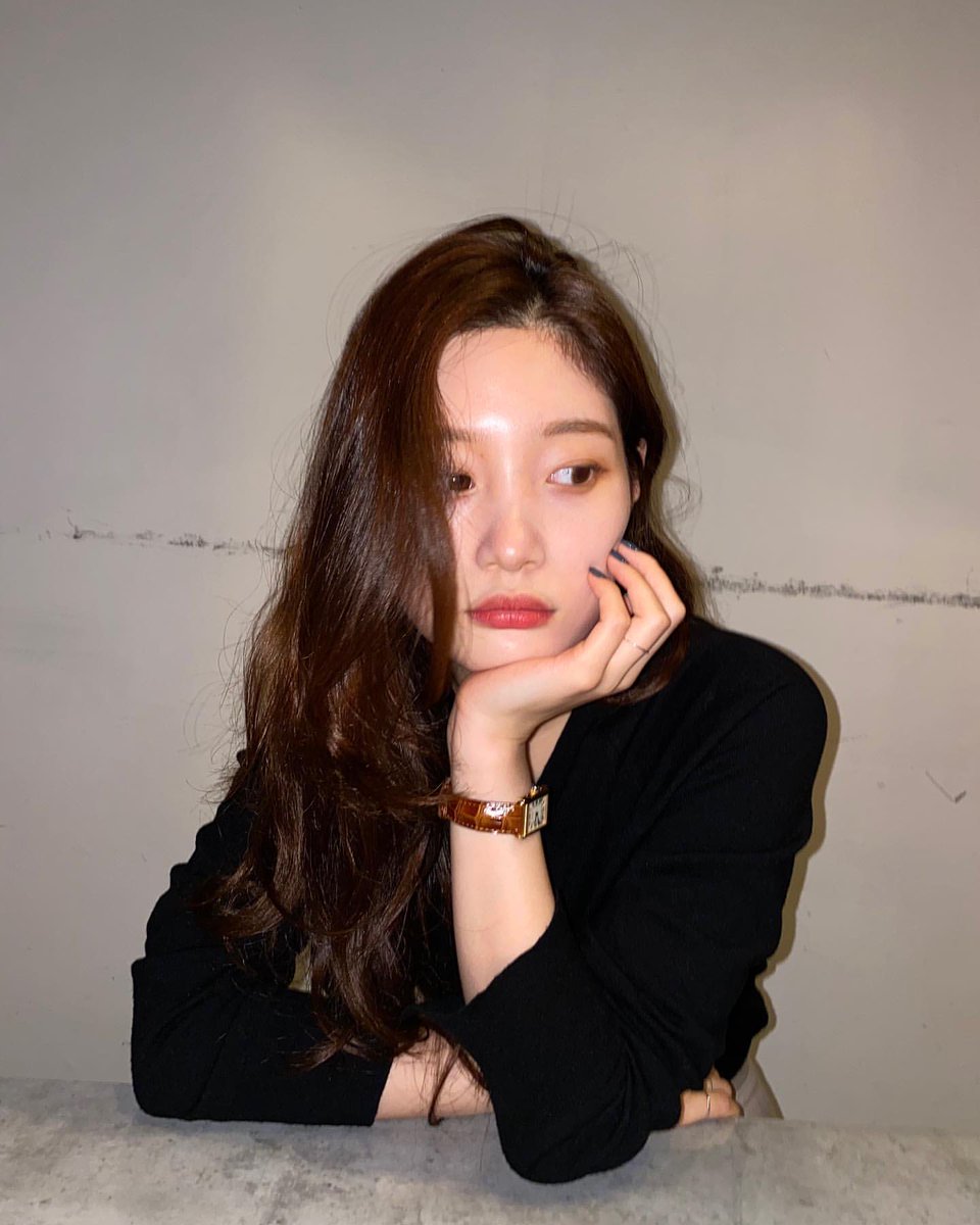 𝐌𝐈𝐋𝐊 على تويتر このかき揚げふわふわロングのヘアスタイルthe綺麗な韓国のお姉さんって感じがして密かに憧れを抱いてる 早く私の髪の毛伸びろ