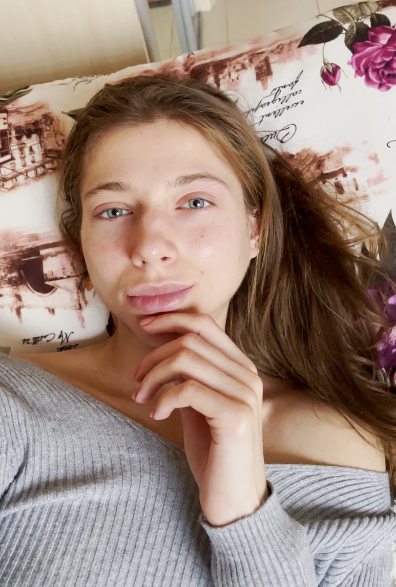 firmflexing's tweet image. Please answer: which of my body parts do you like the most? Please choose 2 at most:

A) Face
B) Arms
C) Abs
D) Navel
E) Butt
F) Legs
G) Feet

#answerplease #answerthequestion #curious #me #personal #pleaseanswer #yourfavorite #yourfavourite #youropinion #youropinionmatters