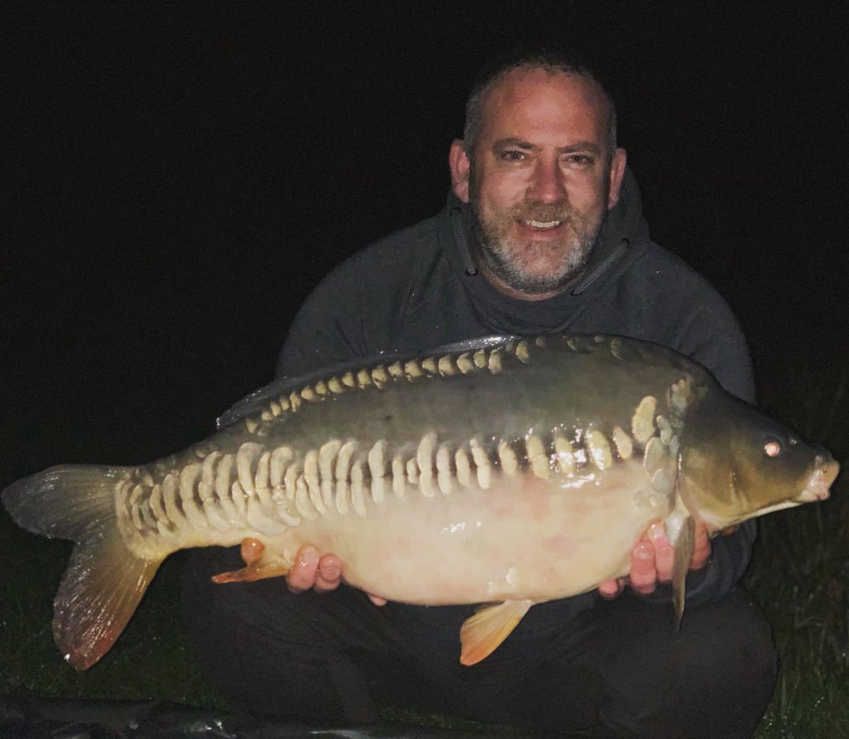 darrowfarm's tweet photo. After a couple of tough weeks for a bite on Darrow, it was nice to see Jimmy finally bank one in the shape of the ‘DOT LIN’ at 25.02. Well done mate great angling, and well deserved. 
#mirrorcarp #carp #linear #carpy #thatscarpy #nightbite #ukcarp #carpfishinguk #carpanglinguk https://t.co/UFrsYHwMvr