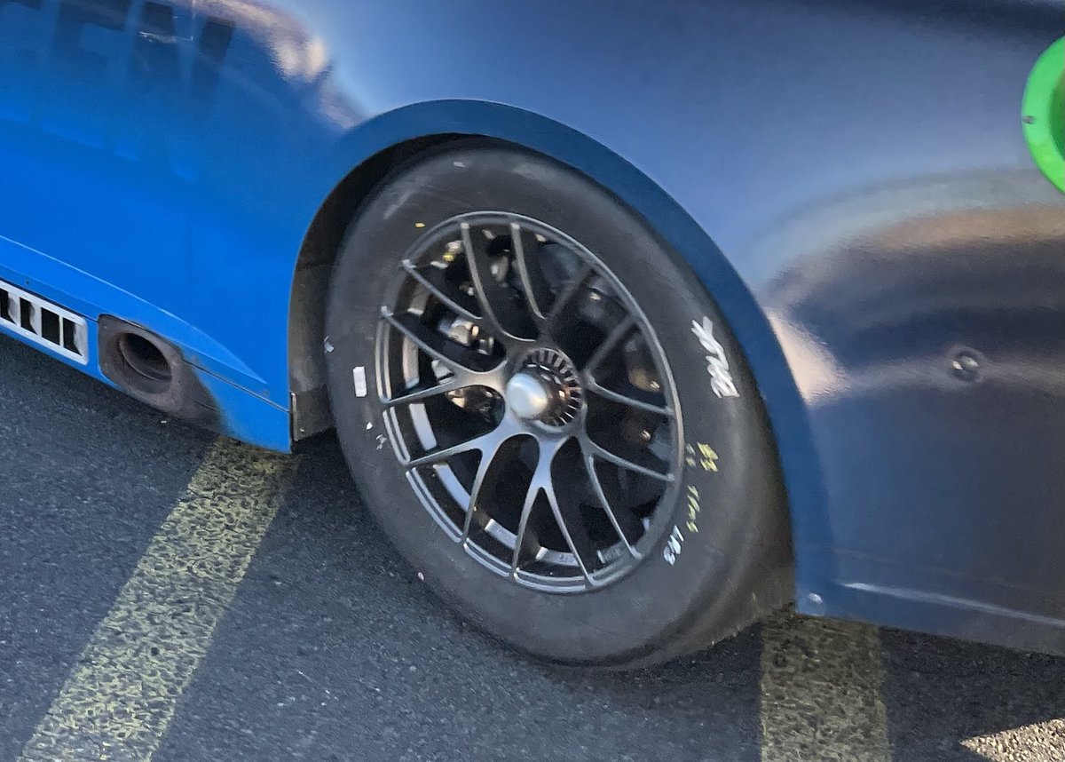 The NASCAR Next Gen car moving to a single lug seems to become a hot topic any time that the car is discussed and I feel like I have a unique view on it as someone that cover the series while also having pitted cars with a single lug in other series.