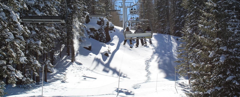 greerlodge's tweet photo. ALERT: Severe fun warning has been issued for Greer, AZ. #SunriseSkiPark, only 8 miles from #GreerLodge, has announced an opening date of December 18, 2020! https://t.co/hSubrYOP6g #WhiteMountains #SkiPark #WinterSeason https://t.co/KmCksWGBAV