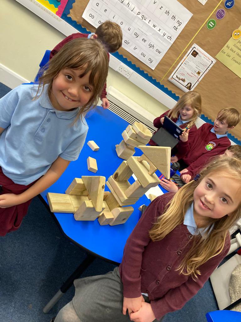 LlansannorPS's tweet photo. We are engineers this afternoon in Year 2. We are exploring structures and researching buildings from 1666! #STEM #practicalexperiences https://t.co/bkjjEXTHN8