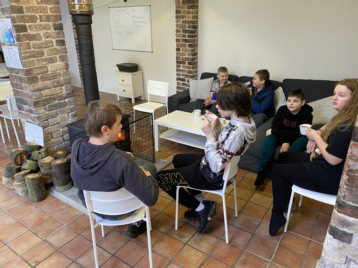 CrossbarAltProv's tweet photo. Great to have students visit #StuartsStable from @QueenswayHLC a few weeks back.
Lots of Outdoor Ed, Adventure & Sport all rounded off with hot chocolate & crumpets in front of the fire π
#AltProv #Shropshire https://t.co/ezxgZQEcGX