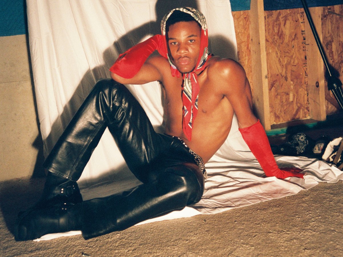 .<a href="/hollowsinatra/">Marcus Townsend</a>'s Rapture EP is lockdown music for restless souls.

thefader.com/2020/11/17/hol…