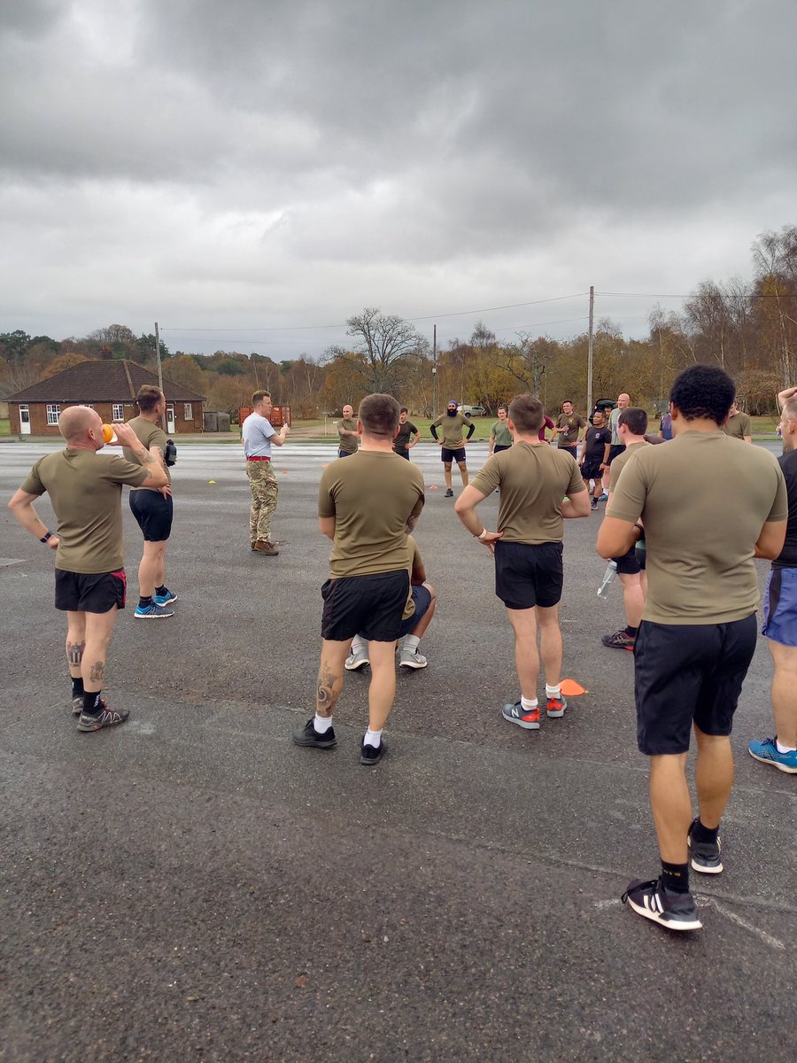 85RLC's tweet photo. Good to get out of the classroom. Maximum Aerobic speed with the students. A good lesson from Cpl Watson. Top effort from them all ๐ช @CommandoHerbdog @BritishArmy @AGCALDP @CaldicottMike @RLCCorpsSM @17_RLC @9RegimentRLC @4RegtRLC @29_RLC @159RegtRLC https://t.co/SfjKpE0VTP