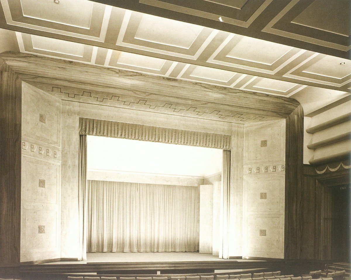 BarberInstitute's tweet image. Our podcast has us venturing out of the galleries - and into the concert hall. 🖼️🎵

Andrew Kirkman, Peyton and Barber Professor of Music @unibirmingham, reflects on @BarberConcerts and a treasure-trove of an autograph book.

➡️ barber.org.uk/tuesday-talks #BarberConcerts75