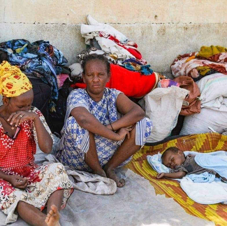 awi410263_abeba's tweet photo. @GerrySimpsonHRW @japanizar @Refugees Massive # of civilians displaced from Tigray to neighborhood country. Women &amp; children have no food,clean water, shelter &amp; medical treatment. https://t.co/2Br4TWSc2j