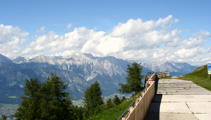 FXAIREurope's tweet image. Looking ahead to winter private jet travel #afterlockdown? Our new City Pairs fixed prices include routes to #Innsbruck, #Geneva &amp;amp; #Chambery on the impressive 13-seat Legacy 600.

See all routes &amp;amp; prices at ow.ly/f3qd50CmP2e
#TravelTuesday