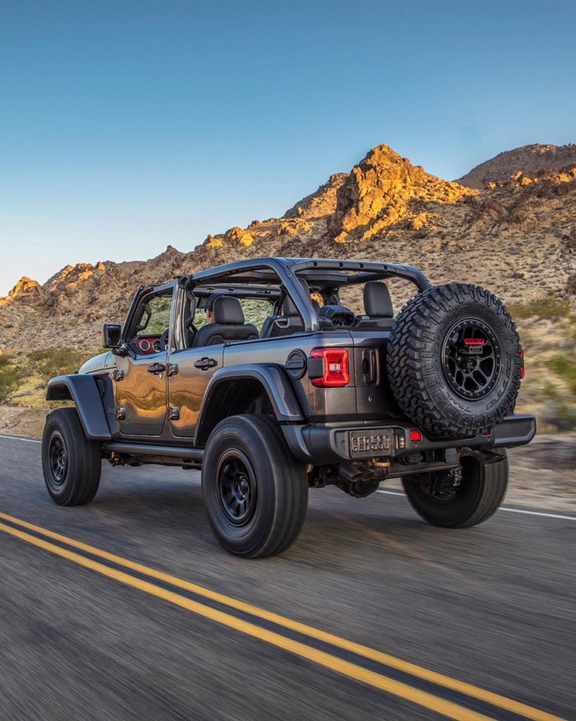 Say hello to the Rubicon 392 ! It's powered by a 6.4-liter V8 that produces 470 horsepower and 470 lb-ft of torque, and Jeep claims it'll do 60 mph in 4.5 seconds. Bring your Ecoboost to battle Mr.Bronco ! 😆👊🏼

#Hemi #Rubicon392 #Jeep #TorqArmy #TorqOffroad