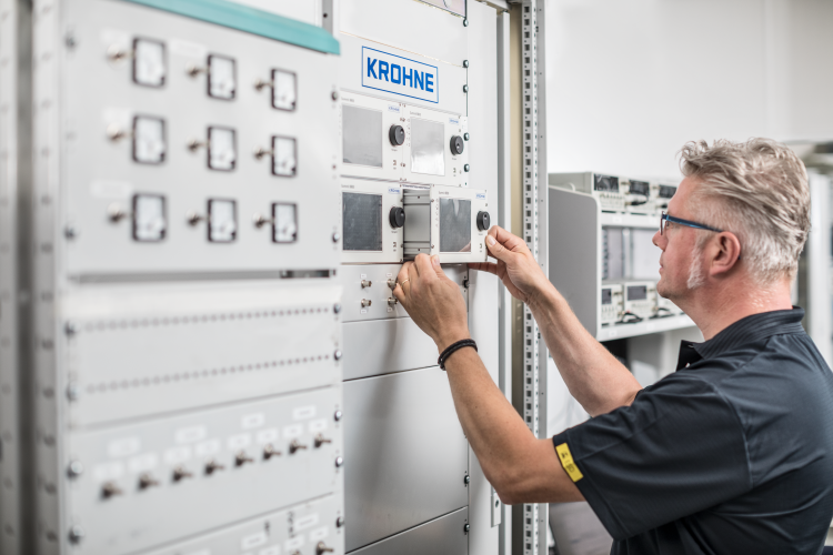 KROHNE_USA's tweet image. KROHNE SUMMIT 8800 #flowcomputers offer a full color touch screen to visualize process diagrams and measurement data. Using a modular design, the result is a cost effective approach, with lower hardware installation requirements. bit.ly/3nRwQTW