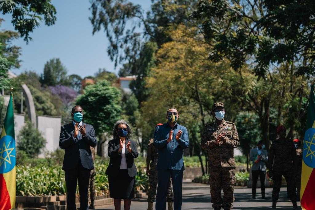 AbiyAhmedAli's tweet photo. #ለመከላከያክብርእቆማለሁ 
#IStandWithENDF https://t.co/pZdiXghXZa