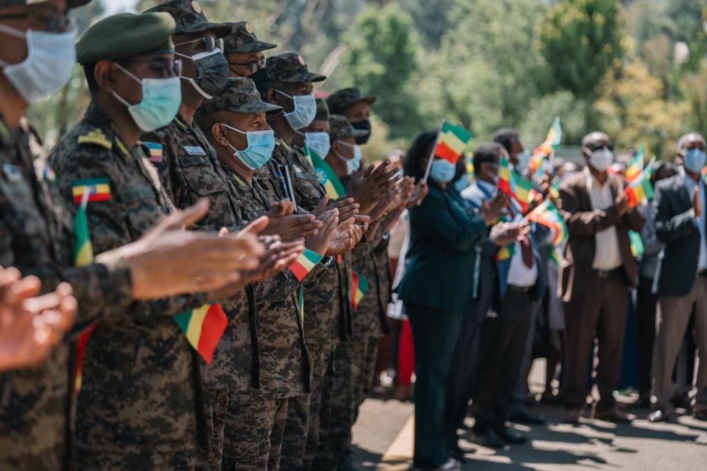 AbiyAhmedAli's tweet photo. #ለመከላከያክብርእቆማለሁ 
#IStandWithENDF https://t.co/pZdiXghXZa