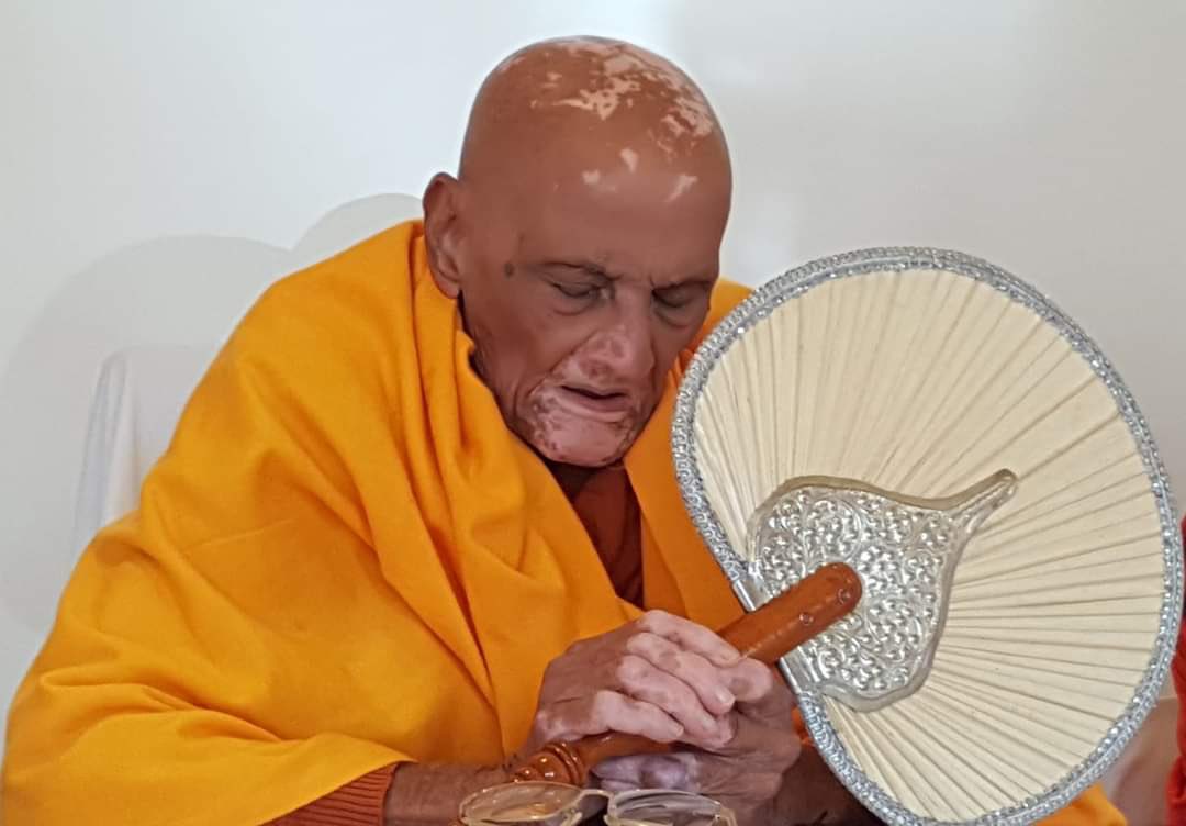 Naveeth14's tweet photo. #Chief Incumbent of the #Ramanna #Nikaya Ven. #Napana #Premasiri Thera has #passed away at the age of 98 while being treated at the Peradeniya Hospital

#srilanka #lanka #lka #RIP https://t.co/cgxXfm5E1z