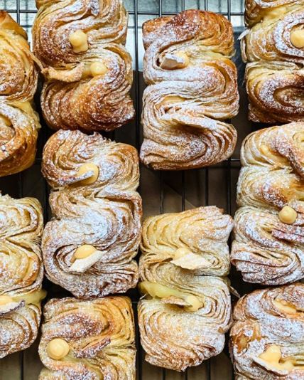 LeedsDock's tweet photo. #BakingThingsBetter with NOVA Bakehouse.
Discover a delightful assortment of house-made loaves and sweet treats, available to #ClickandCollect every Wednesday and Saturday.
View menu: https://t.co/2x4aVYUZNP https://t.co/esXdvY4Bhb