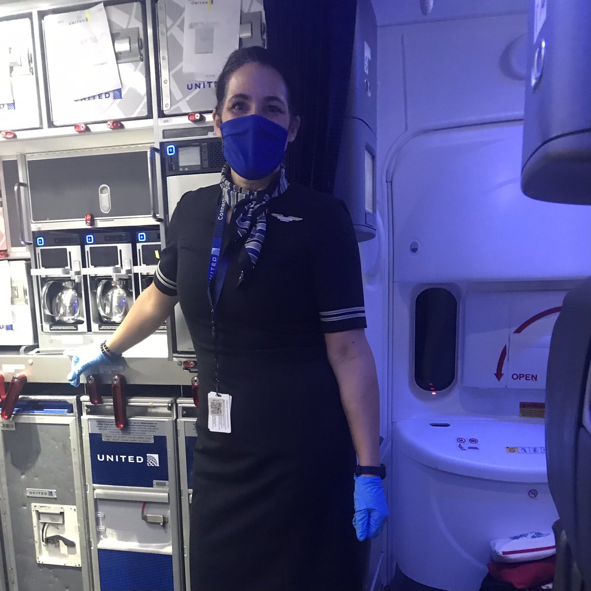 Mask ? ✅ Spotless galley? ✅ Beaming smile to greet our customers on UA15 this morning? ✅ Thanks #UAIFSbaseLHR Severine for the great job you do for us onboard. Every customer, every flight, every day. #beingunited <a href="/weareunited/">We Are United</a> <a href="/StephenStoute/">Sstoute</a> @DeanWhitt44
