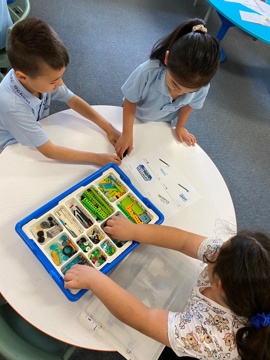 SmithfieldPS's tweet photo. Today KMP used wedos and coding to learn about how different objects move as apart of our science unit. They showed creativity along with parts of the learning disposition wheel, grit and teamwork @JMicallef10 #codingforkids https://t.co/xXOqw3L5EN