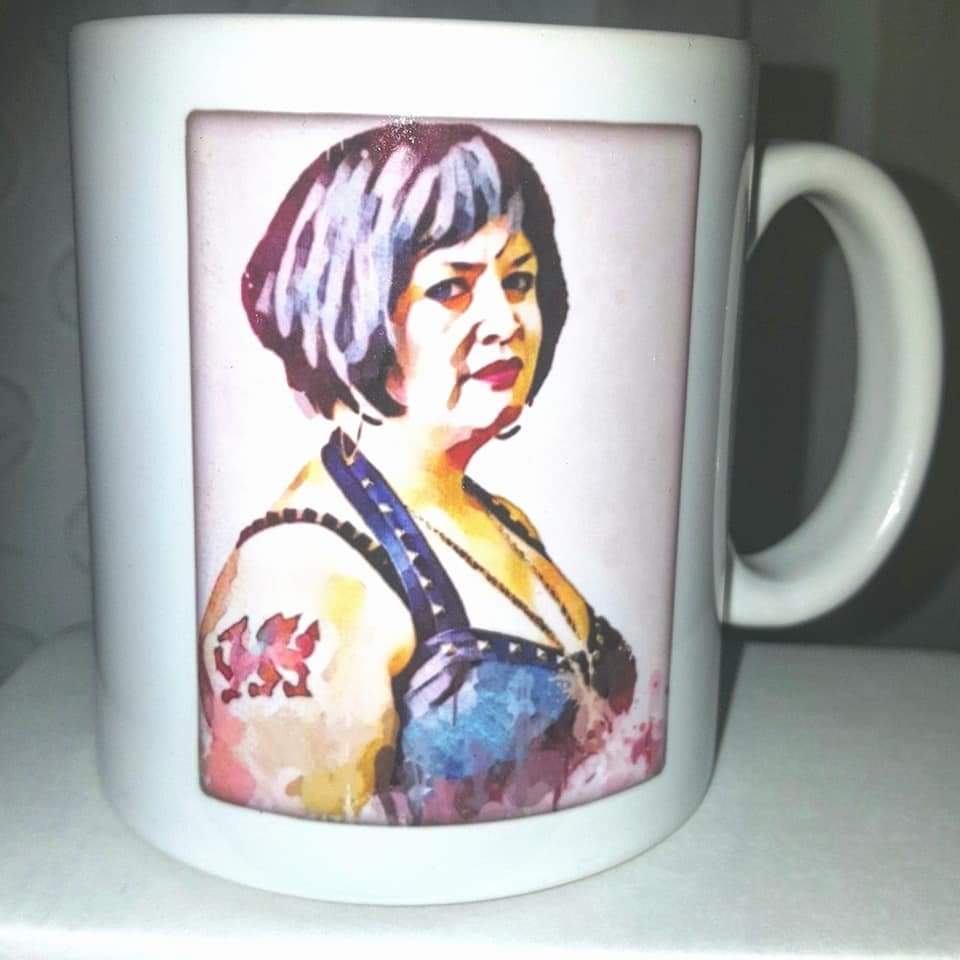 Jaynetunners's tweet photo. Oh! I'm not bein' funny but at the end of the day this makes a perfect gift - alright? #Nessamug #boxedmug #GavinandStacey #NessaArt #Nessa  https://t.co/zj67gIiXmW https://t.co/xAYGsnJzpz
