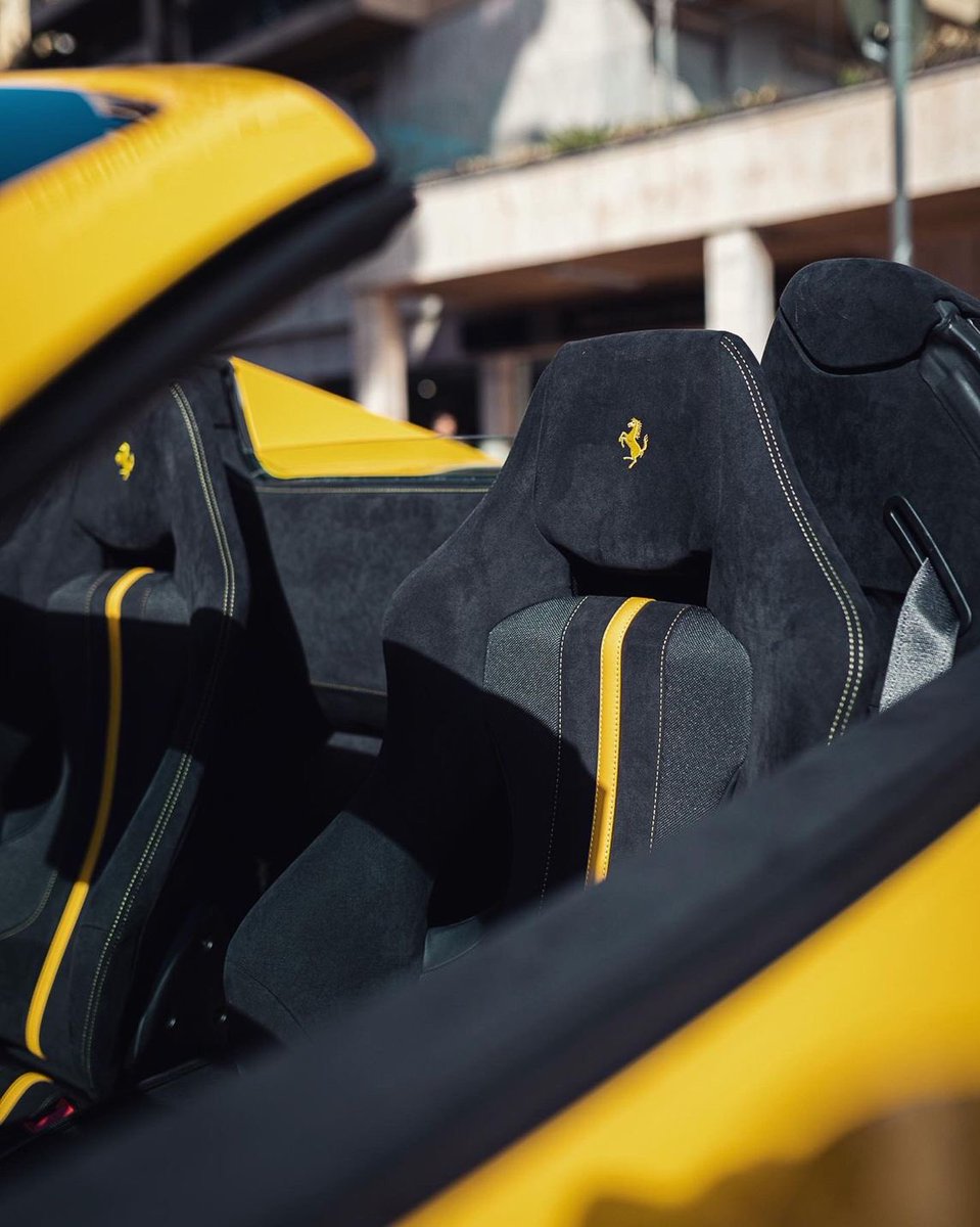 officialenzari's tweet photo. Even in November it’s good to go topless 🔥🔥 https://t.co/p3pQKIkfQq #ferrari #supercars #style #ferrari488 #autos #topless #enzari #italiancars (Thanks to Ferrari Monaco for the pics 🙏) https://t.co/VOp2P9vckP