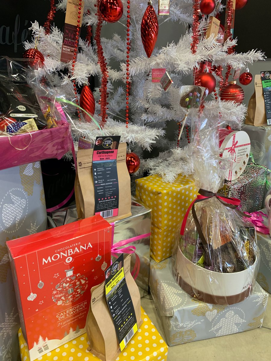 CafesAlbert's tweet photo. Les portes de notre Boutik sont toujours closes 😢 mais n'oubliez pas que vous pouvez commander via notre site internet ! 

Inspirez-vous et retrouvez nos idées cadeaux en ligne 🎁
https://t.co/NRKskg4i8w #Noel #Vendée #Café https://t.co/oPLKoz2aKa