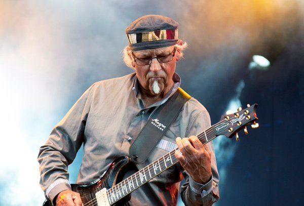 Happy Birthday to Martin Barre, 74 today 