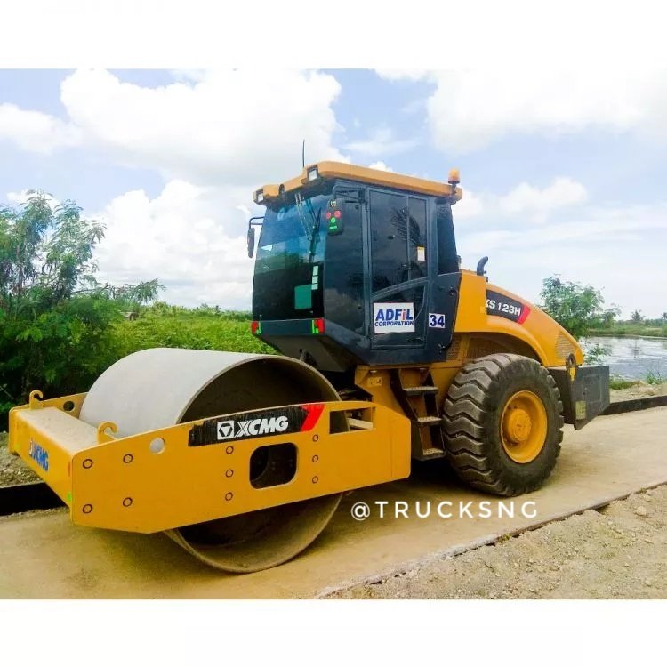 TRUCKSNG's tweet image. Brand New Compactor and Roller 2020 model available for order from N20m each CIF Apapa. Call or Dm. 08128999554  #Trucksng #Heavyduty #Construction #heavyequipment #Sceptretechng #logistics