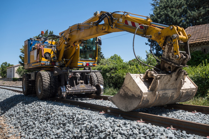 Manuteo_FR's tweet image. ➡Dès février 2021, notre site Manuteo près de Roissy, proposera le CACES R482 - Pelle Rail Route.

Une formation rare en IDF, à découvrir ici :
manuteo.fr/actualites/man… 

#CACES #R482 #B3 #PELLERAILROUTE #FORMATION #MANUTENTION #SECURITE