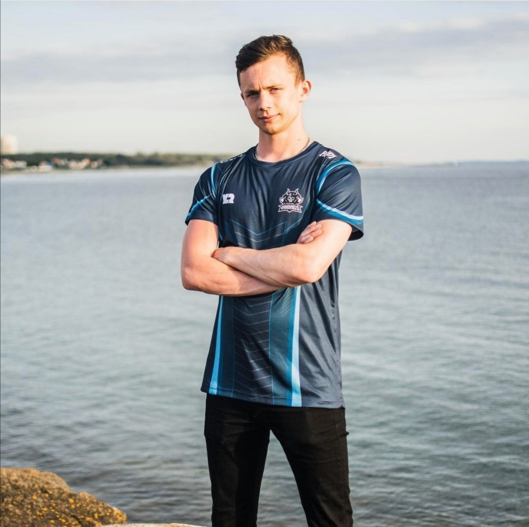 YLDResportswear's tweet photo. Now if ever is a good time for a summer TB. @valhallavikingz hot as always 😉

[YLDR x Valhalla Vikings Merch] https://t.co/Pa4DpWr6Iq