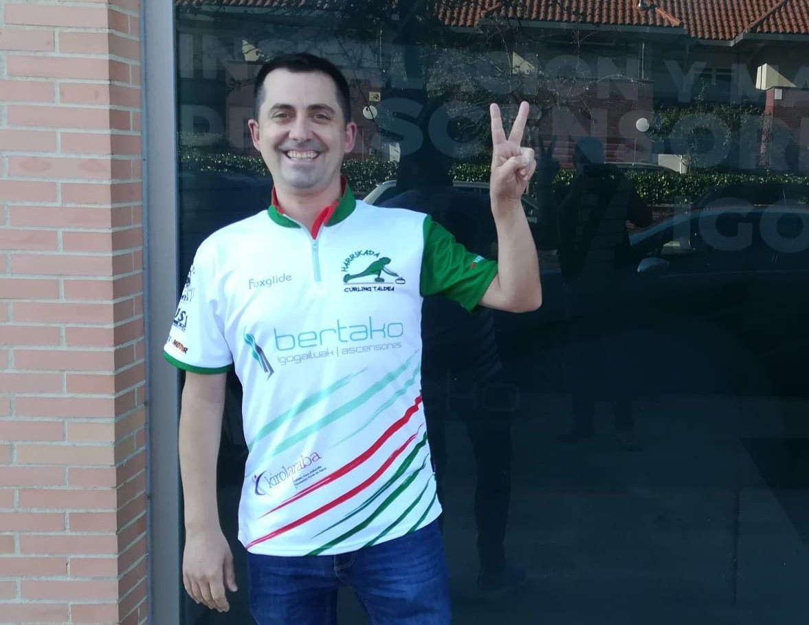 Harrikada Curling tweet media