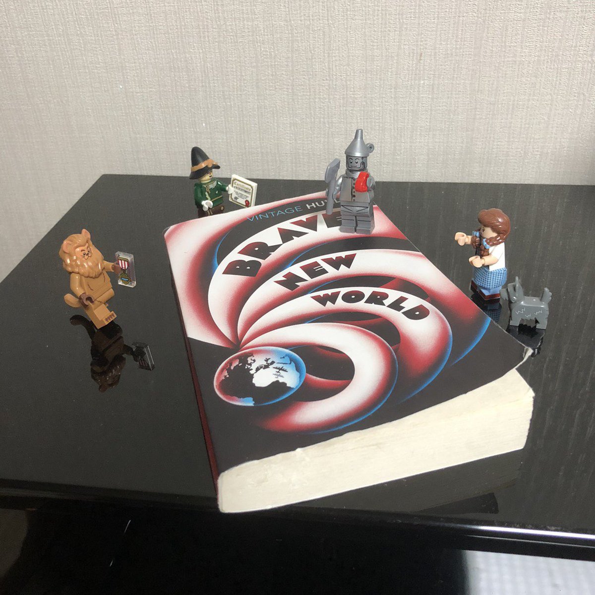 mr2pwi's tweet photo. Rati &amp; Lego https://t.co/V2rpQ4pman