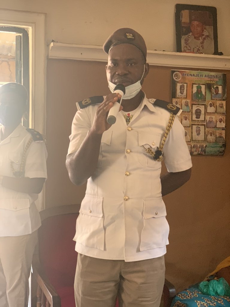 EHS_Division's tweet photo. Ongoing Sensitization/awareness Campaign at the Palace of the Village Head of Jabi Community, Chief Adamu Jatau Maje...🚽🛁

#2020WorldToiletDay https://t.co/9oQrHEZffv