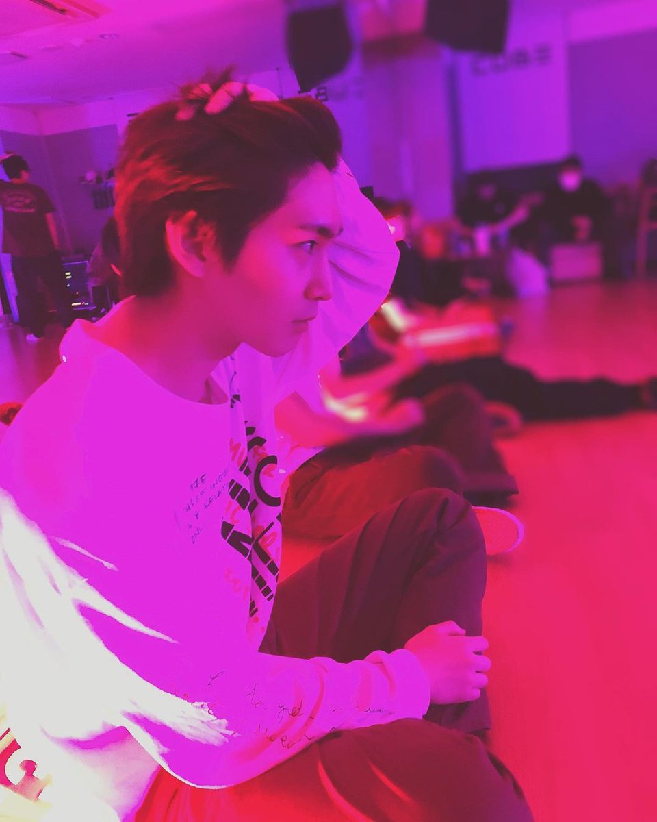 Pastel_Shinki's tweet photo. #PENTAGON Instagram - 2020.11.17

[#Shinwon] Practicing
#NoFilter #PhotoByYuto #NotASetUp #welive #skrrrrrrrrr #ㅎㅁㅎ https://t.co/DyN6TSg3Tu