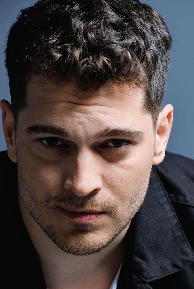 CagatayUruguay's tweet photo. Buenos días! 
Aunque sacudas con todas tus fuerzas el reloj de arena, cada grano caerá a su tiempo. No fuerces nada ... todo llega!!! 
Feliz martes 😊👋💞😘☕🌸
#cagatayulusoy https://t.co/uzjKeP6ga9