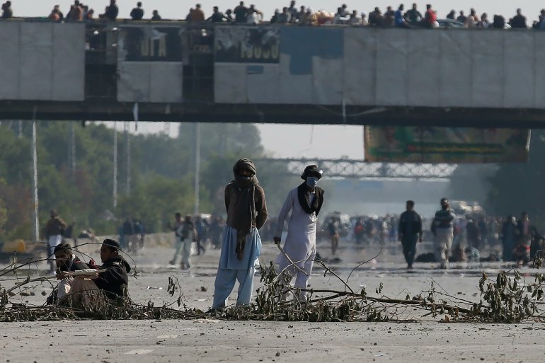 Según el partido islamista radical TLP, se ha llegado a un acuerdo con el gobierno pakistaní para que llegue al Parlamento la cuestión de expulsar al embajador francés del país y boicotear los productos franceses a cambio de parar las protestas en Islamabad.