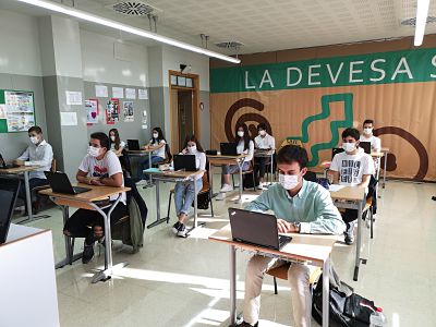 GrupoSorollaEdu's tweet image. 📣La Devesa School #Elche participa en el #MicrosoftGlobalLearningConnection 2020🌐centro  anfitrión. Conectamos con el Presidente de 
@Microsoft Europa, Ralph Haupter, quien nos habla de la #educación del futuro y las competencias los estudiantes #LDSE #Microsoft