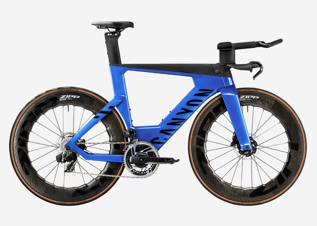 dephion's tweet photo. 😍😍😍 @canyon_bikes ha presentado hoy las nuevas y esperadas Speedmax Disc. 🚴♀️💨Sin duda una máquinas muy cuidadas, con gran atención al detalle y que volverán a convertirse en auténticos superventas. Aquí, la versión CFR. #bikeporn #welovebikes #dbikelab https://t.co/RhjmyDFRYn