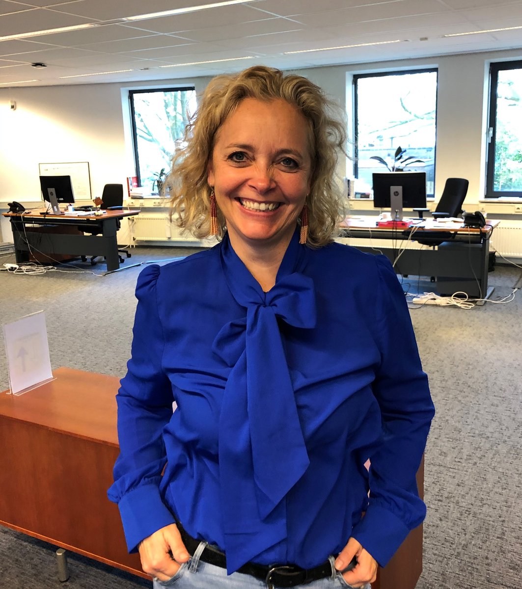 Adfiz's tweet photo. Onze collega Sonja Cats @sjdc08 is genomineerd voor de DNA Award ‘Verenigingstalent van 2020’! Wij zijn ontzettend trots en blij dat zij één van de drie finalisten is van deze award en gunnen het haar van harte.  https://t.co/3abxWXcVWp https://t.co/tW8rtzzvuV