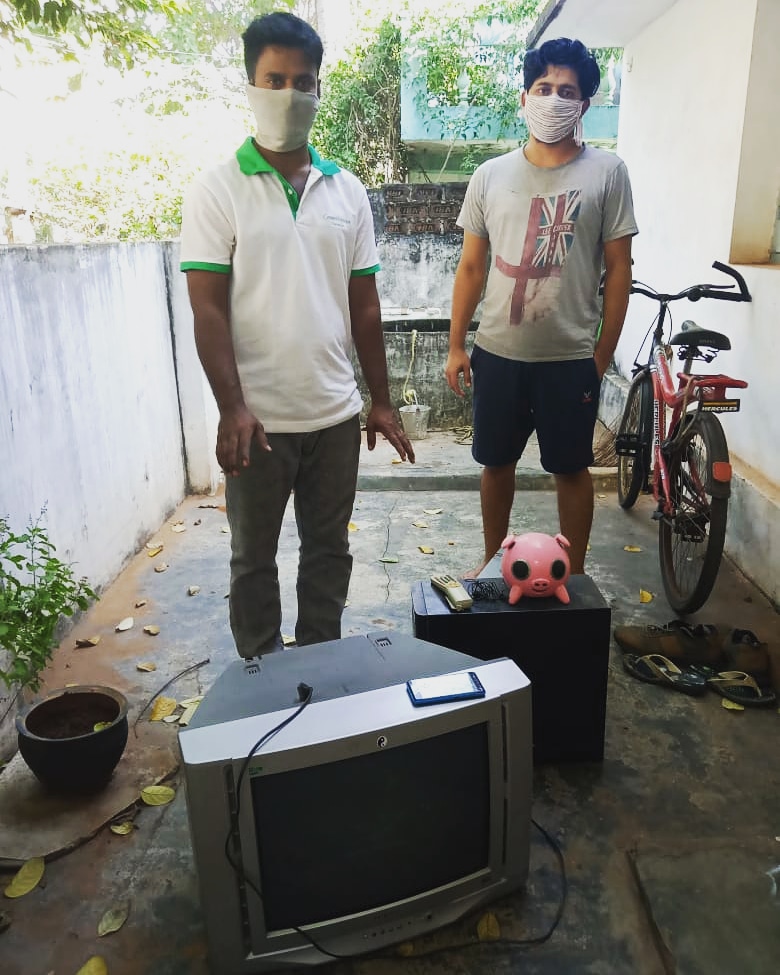 greencomrades's tweet photo. Yes, @Greenwaveses will pick up your old #TV or #computer too !
Here is a TV we #recycled this week !
We keep #ewaste from going into the landfill. ๐๐๐บ๐ป๐
#junkworks #junkremoval @GoI_MeitY @moefcc @MoHUA_India @GvmcS @HiHyderabad @swachhbharat @swachhhyd @goa @goacm #waste https://t.co/lLOt7YyVkg