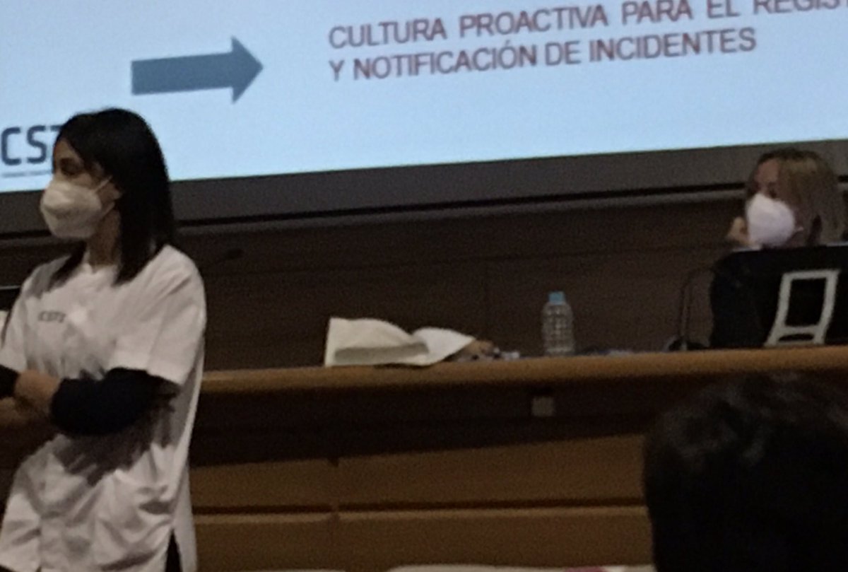 MRdeArellano's tweet photo. Magnífica formació de Qualitat i Seguretat de pacient, realitzada avui al CST per excel.lents formadores del Departament de Qualitat i Seguretat de pacient @CSTerrassa Maypi Ballesteros i Elisabet González. @crouren @Fredusko @JaumeBoadas https://t.co/Gxq1DiwJAX