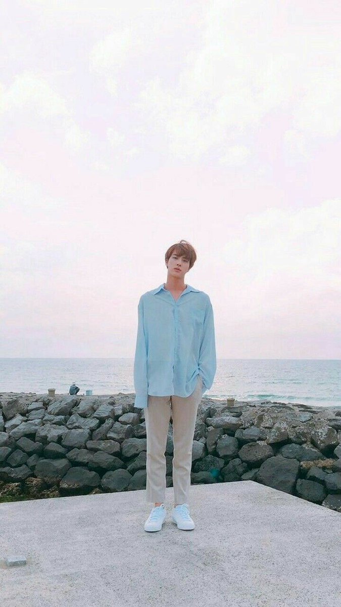 HadilCrew's tweet photo. #HappyHyunjinDay 😍😘😚😚
My moon 💘💘 https://t.co/KGBH6Azj9w
