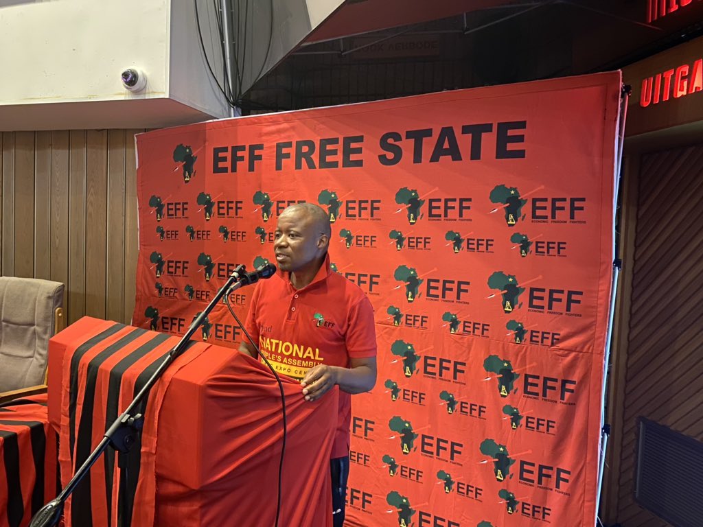 EFF_FreeState's tweet photo. [In Pictures] Provincial Secretary @MMsimanga_B, on the purpose of today and welcoming all activists from different political parties, churches and the family of the late Thabo Lekhu. 

#RIPThaboLekhu https://t.co/v3aiDeVSlk