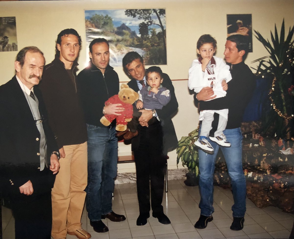 testa_to's tweet photo. #Auguri per i tuoi 50 anni #Capitano, bandiera #Granata anni 1997-2002 e poi ancora allenatore delle giovanili e collaboratore tecnico con Moreno #Longo in panca 2019/20-un vero #Granatadoc entrato a pieno titolo nella #Storia del #Torino. #Cento di questi giorni #Capitano 🎂♥️🥂 https://t.co/UahB2HGmyT