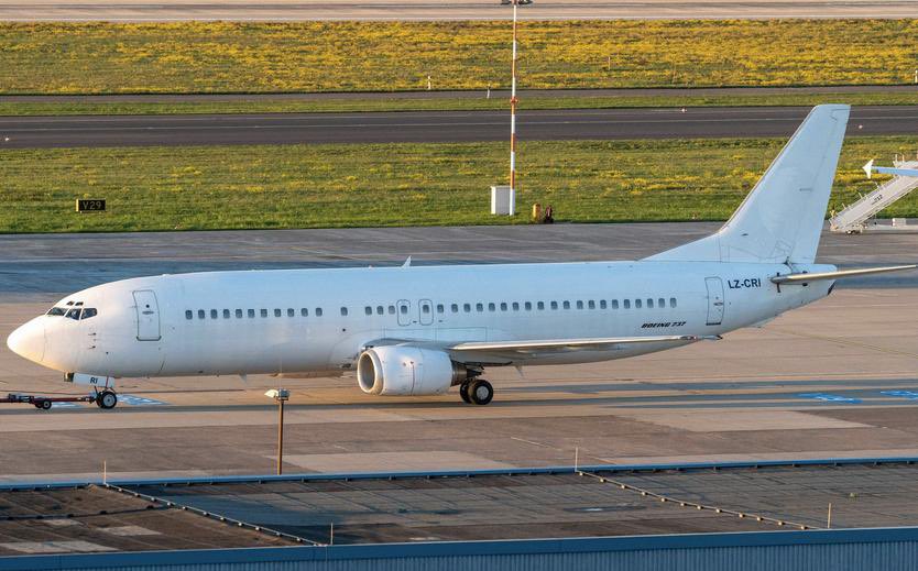 FlyGPAS's tweet photo. So nice to be spotted! ✈️ We feel thankful to be flying these days. Keep up the good work colleagues. #FlyGPAS #airline #charter #ACMI #Boeing #B737 #pilot #pilotlife #crewlife #aviation #avgeek https://t.co/mlRTwXGH0T