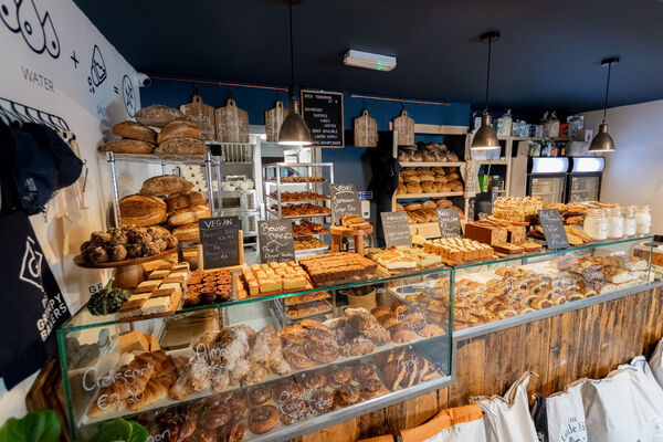 Blas na hÉireann (@blasnaheireann) on Twitter photo Reading <a href="/jozeemac/">Joe McNamee</a>'s weekend piece from <a href="/irishexaminer/">Irish Examiner</a> on The Grumpy Baker in Midleton, it does your heart good to see the bakery being commended for their sourcing! Using <a href="/IrishGButter/">Irish Gourmet Butter</a> from Waterford (Best Artisan winner this year!) irishexaminer.com/lifestyle/food… Reading <a href="/jozeemac/">Joe McNamee</a>'s weekend piece from <a href="/irishexaminer/">Irish Examiner</a> on The Grumpy Baker in Midleton, it does your heart good to see the bakery being commended for their sourcing! Using <a href="/IrishGButter/">Irish Gourmet Butter</a> from Waterford (Best Artisan winner this year!) irishexaminer.com/lifestyle/food…