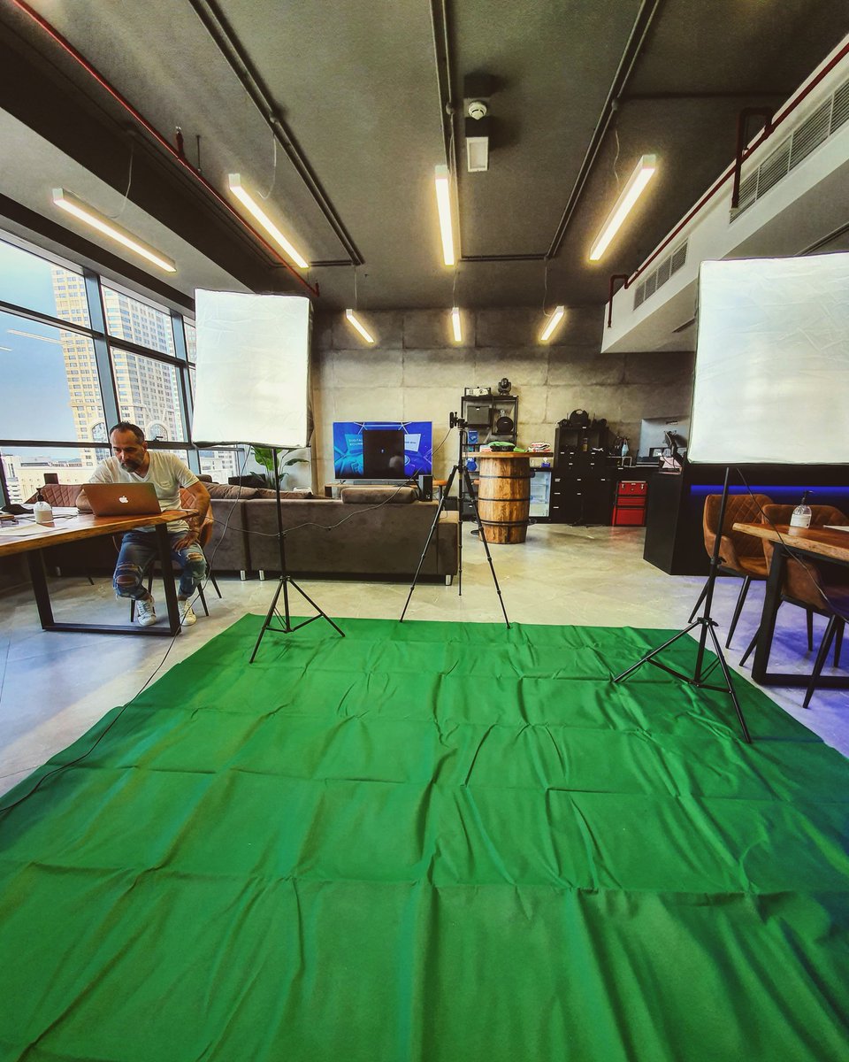 ptl_uae's tweet photo. Green Green Green #virtualevent #officevibes #pushthelimits https://t.co/SSdV8OL3y2