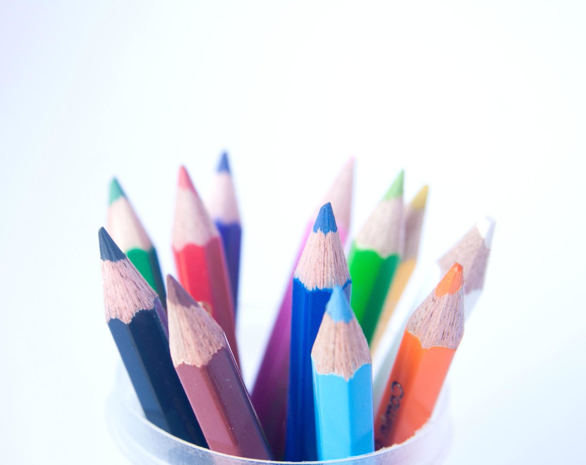 Изображения карандашей. Маленький карандаш. Цветные карандаши для детей. Карандаши маленькие цветные. Маленький карандашик.