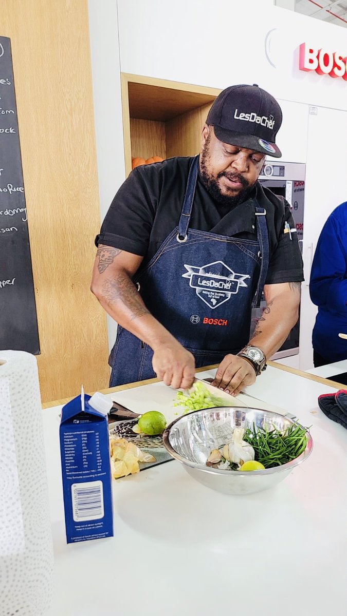 MargaretHirsch's tweet photo. Such fun cooking with @LesDaChef in the beautiful @BoschHomeSA kitchen at @HirschHomestore Centurion today! π©βπ³
A huge congratulations to Harsha Pather you on winning the amazing Bosch hamper worth R2000.00! ππ #CookLikeABosch https://t.co/xCHoRJfaRT